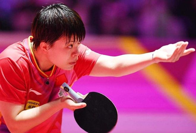 现代足球越 现代足球越